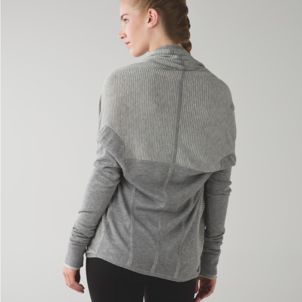 Lululemon Iconic Wrap - Picture 6 of 8